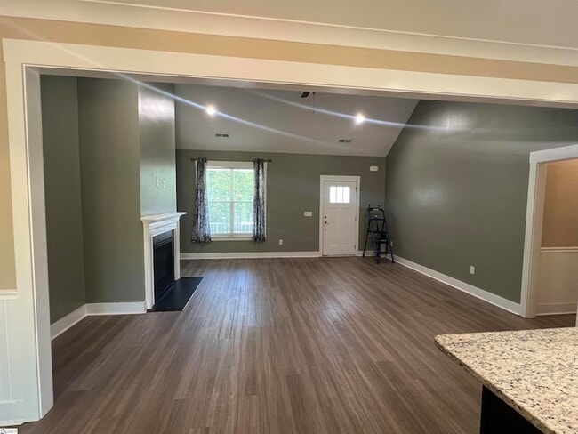 Building Photo - 103 Angler Dr