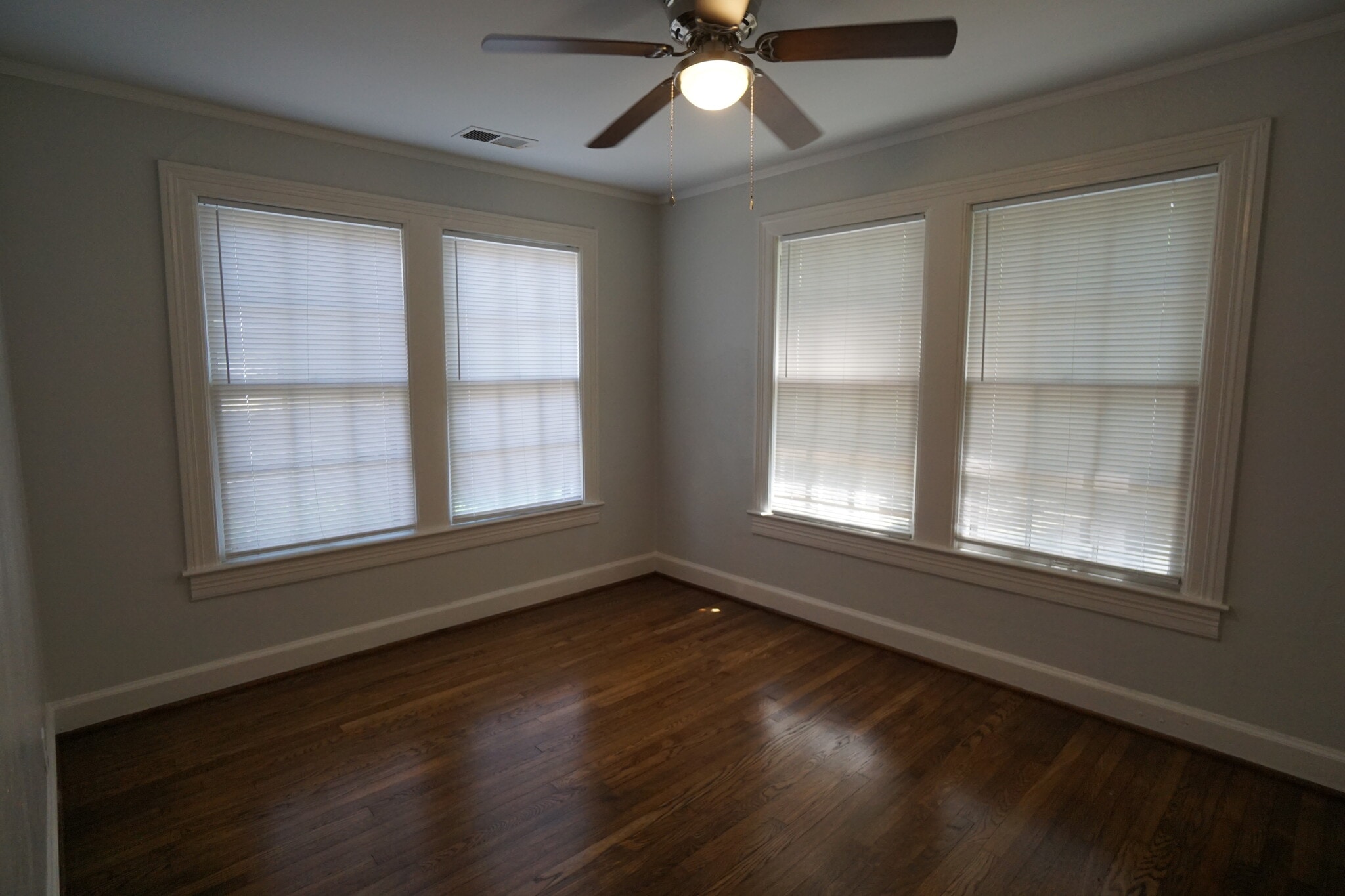 Building Photo - 7223 1st Ave S