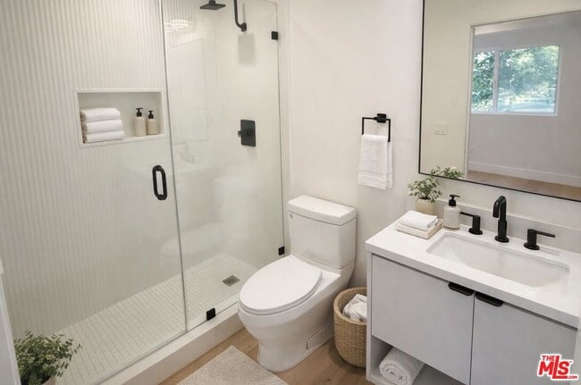 Building Photo - 6847 N Figueroa St