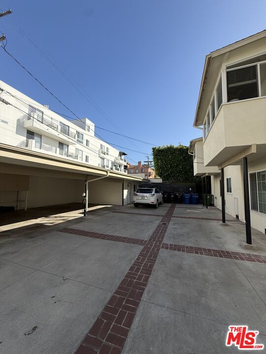 Building Photo - 758 S Windsor Blvd