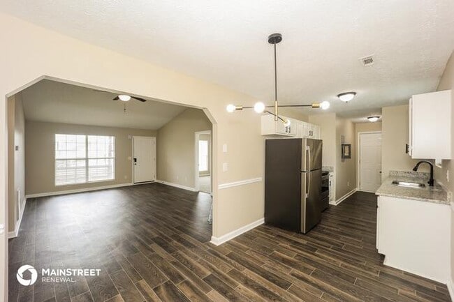 Building Photo - 9459 SLEEPY HOLLOW LN, JONESBORO, GA 30238