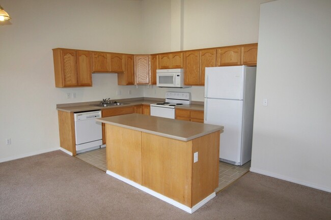 Building Photo - 3 Bedroom South Anchorage Condo!