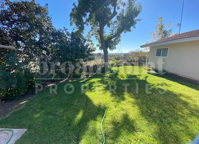 Building Photo - 30459 Rolling Hills Dr