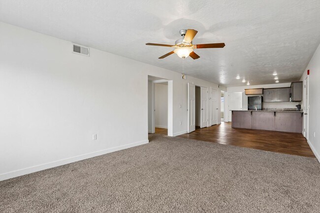 Building Photo - 734 E 500 S
