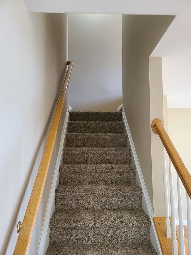 Building Photo - 3 Bedroom Townhome for Rent in Waynesboro