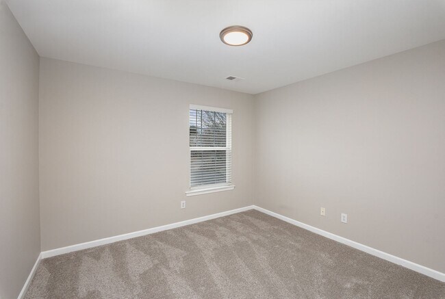 Building Photo - Elegant 4-bedroom Ballantyne home located ...