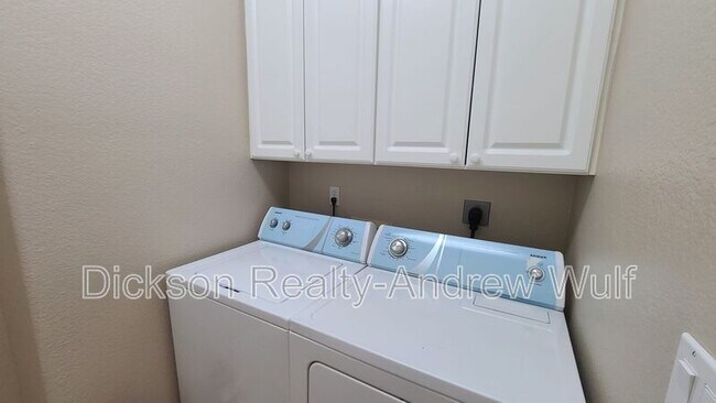 Building Photo - 7867 Morgan Pointe Cir