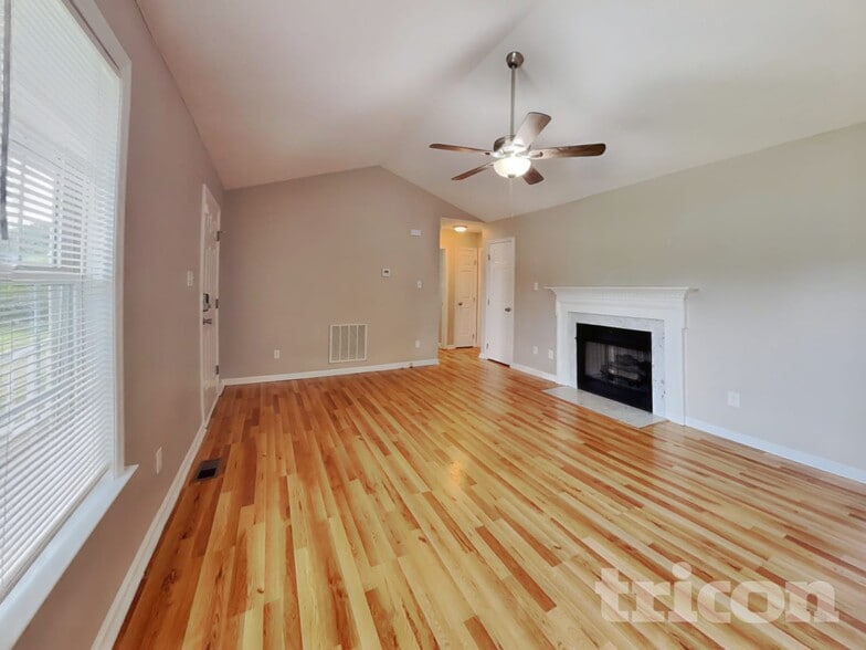 Building Photo - 109 Impressive Ln