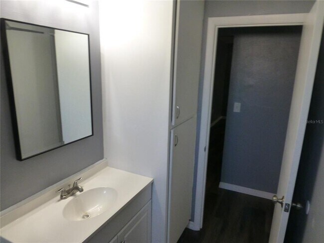 Building Photo - 197 Highland Rd