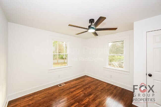 Building Photo - 1522 7th Ave Dr SW