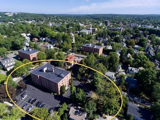 Building Photo - 128 Pleasant St