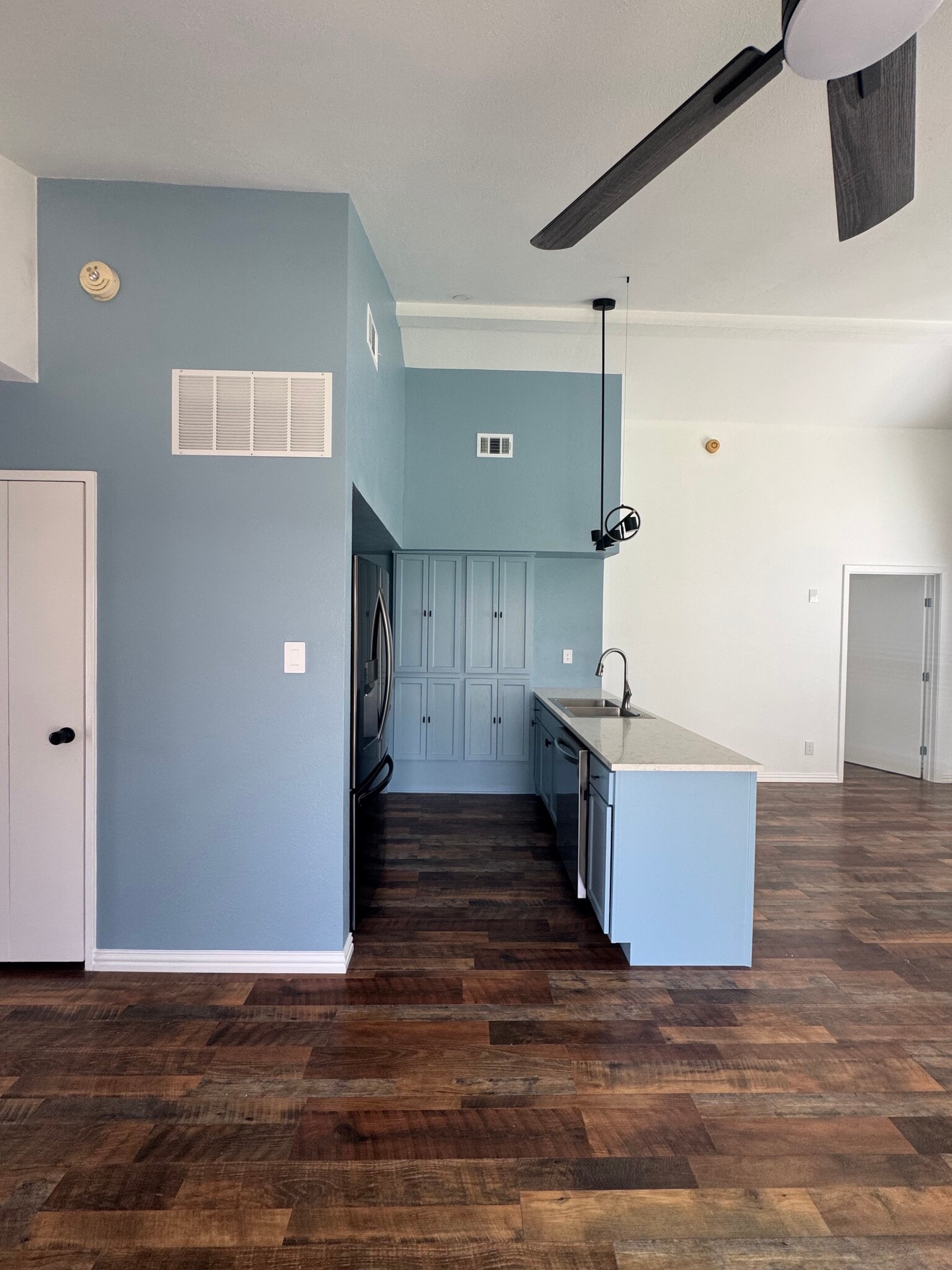 Kitchen - 4257 Caldwell Ave