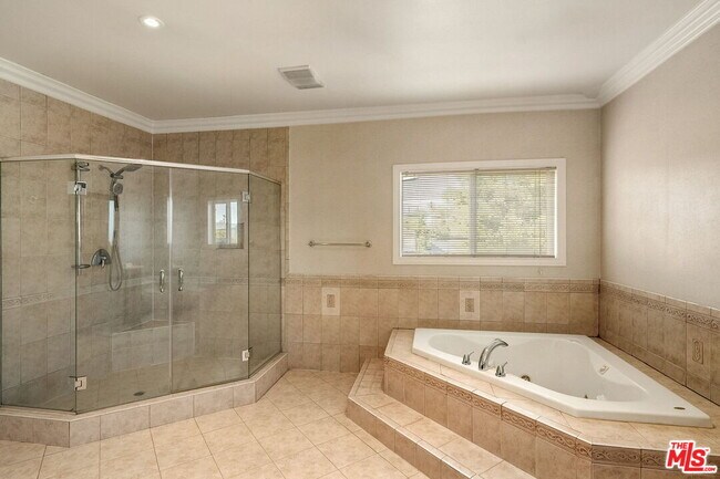 Building Photo - 5217 Etiwanda Ave