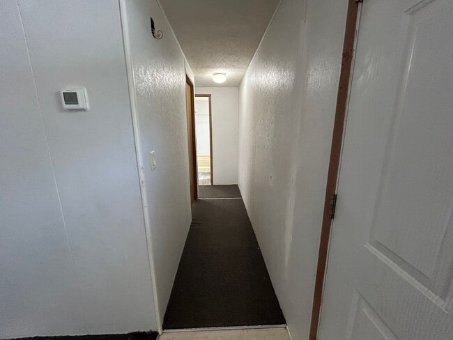 Building Photo - 3 Bedroom 2 Bath Trailer for Rent