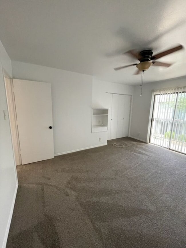 Building Photo - Old Town Scottsdale townhome- 2 bd 2 bath- W/D- Yard