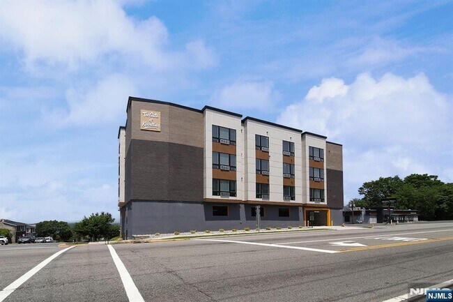 Building Photo - 401 E Central Blvd