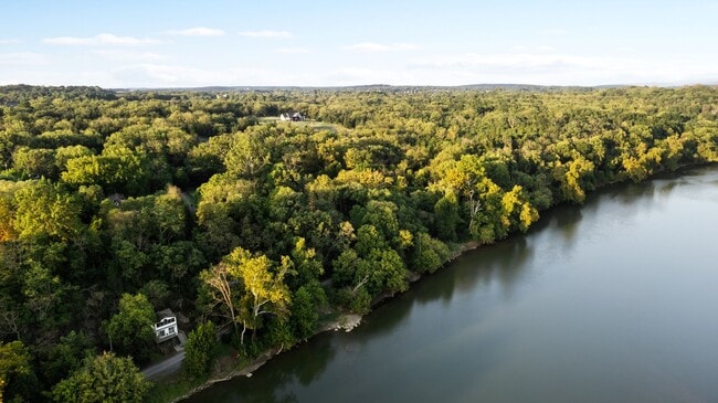 Building Photo - 730 Bennys Bch Rd