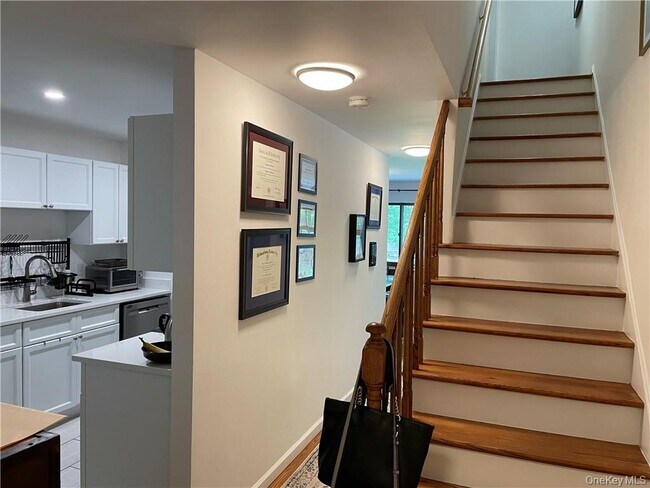 Building Photo - 361 N Greeley Ave