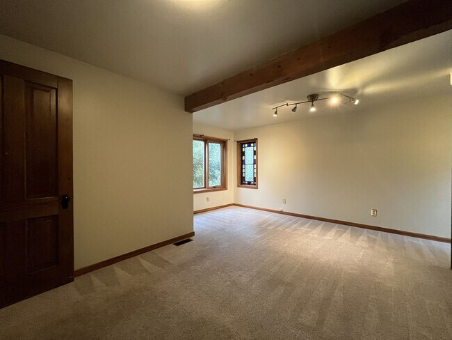 Building Photo - Vintage Urban Farmhouse 3 Bd 1 Bath home! Large bonus room & Balcony!  Surrounded by trees on lar...