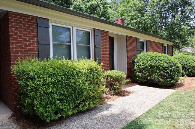 Building Photo - 103 Abingdon Cir
