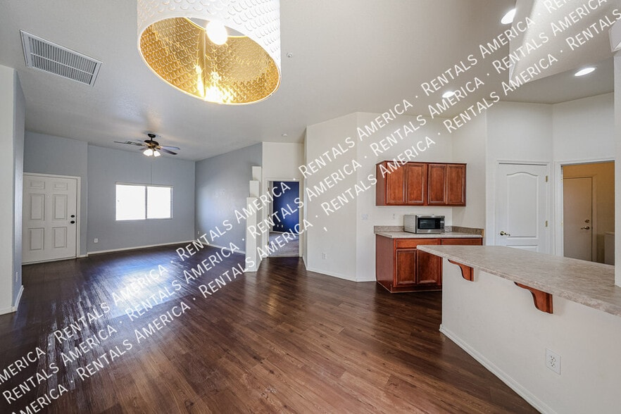 Building Photo - 8075 W Mary Jane Ln