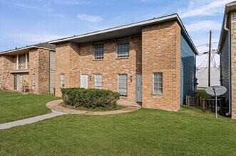 Building Photo - 12208 Ormandy St