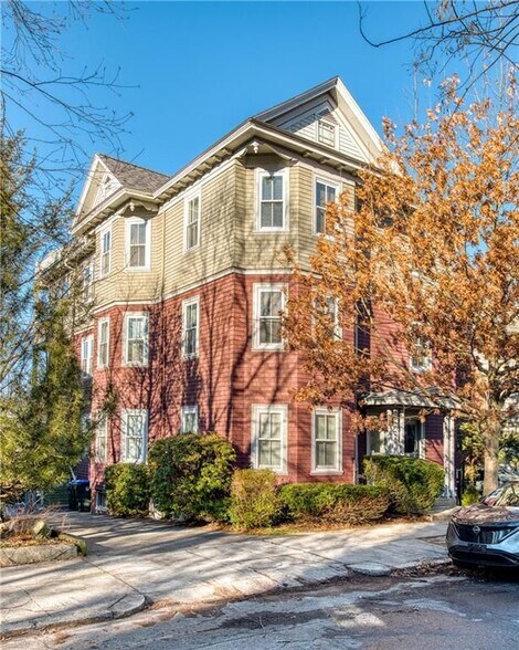 Building Photo - 128 Congdon St