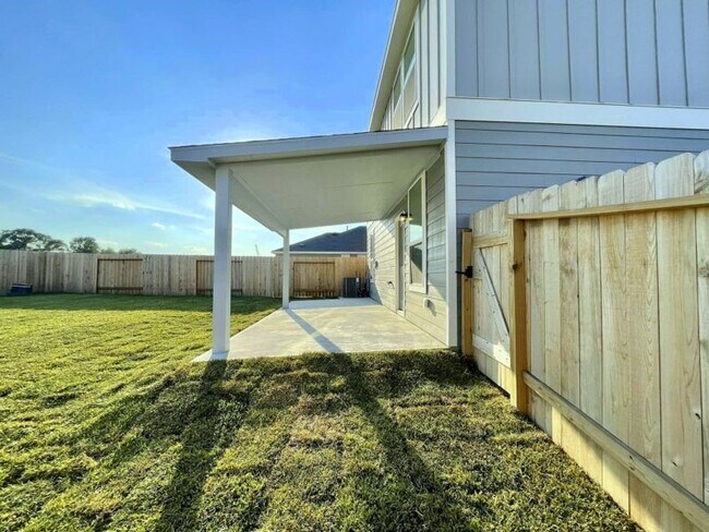 Building Photo - 16103 Kingfield Haven Dr