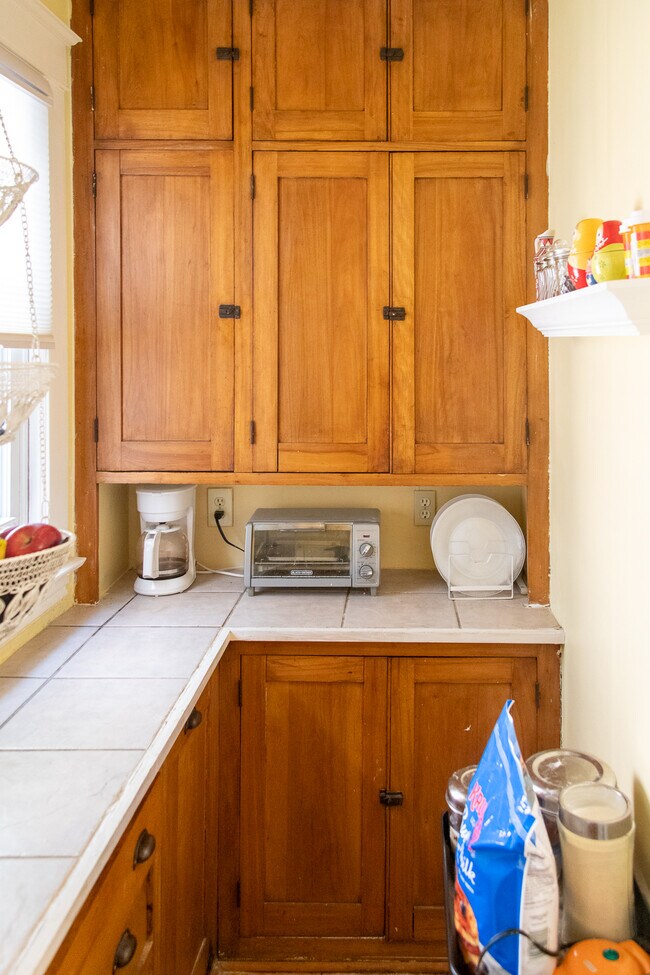Pantry - 2625 Pillsbury Ave S