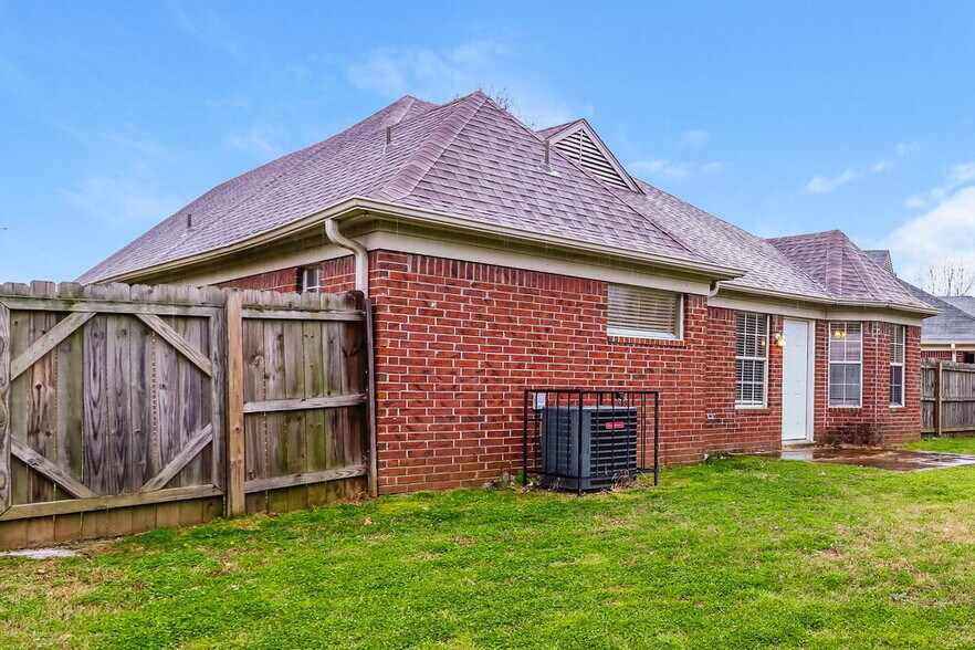 Building Photo - 50 Steffani Dr