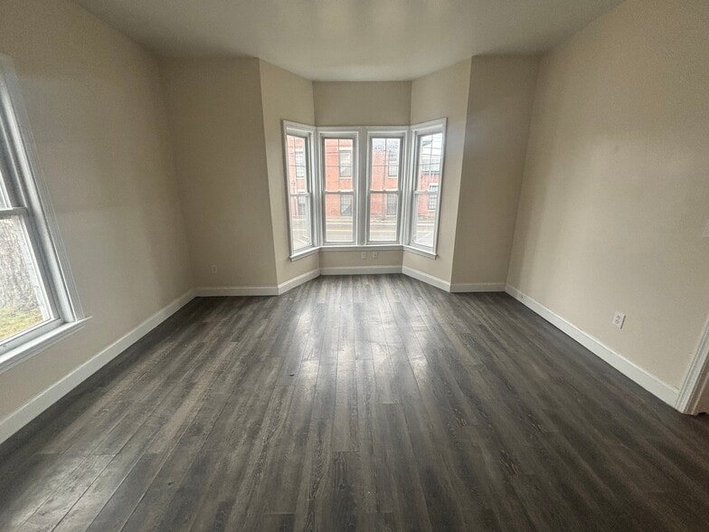 Building Photo - 253 Lisbon St