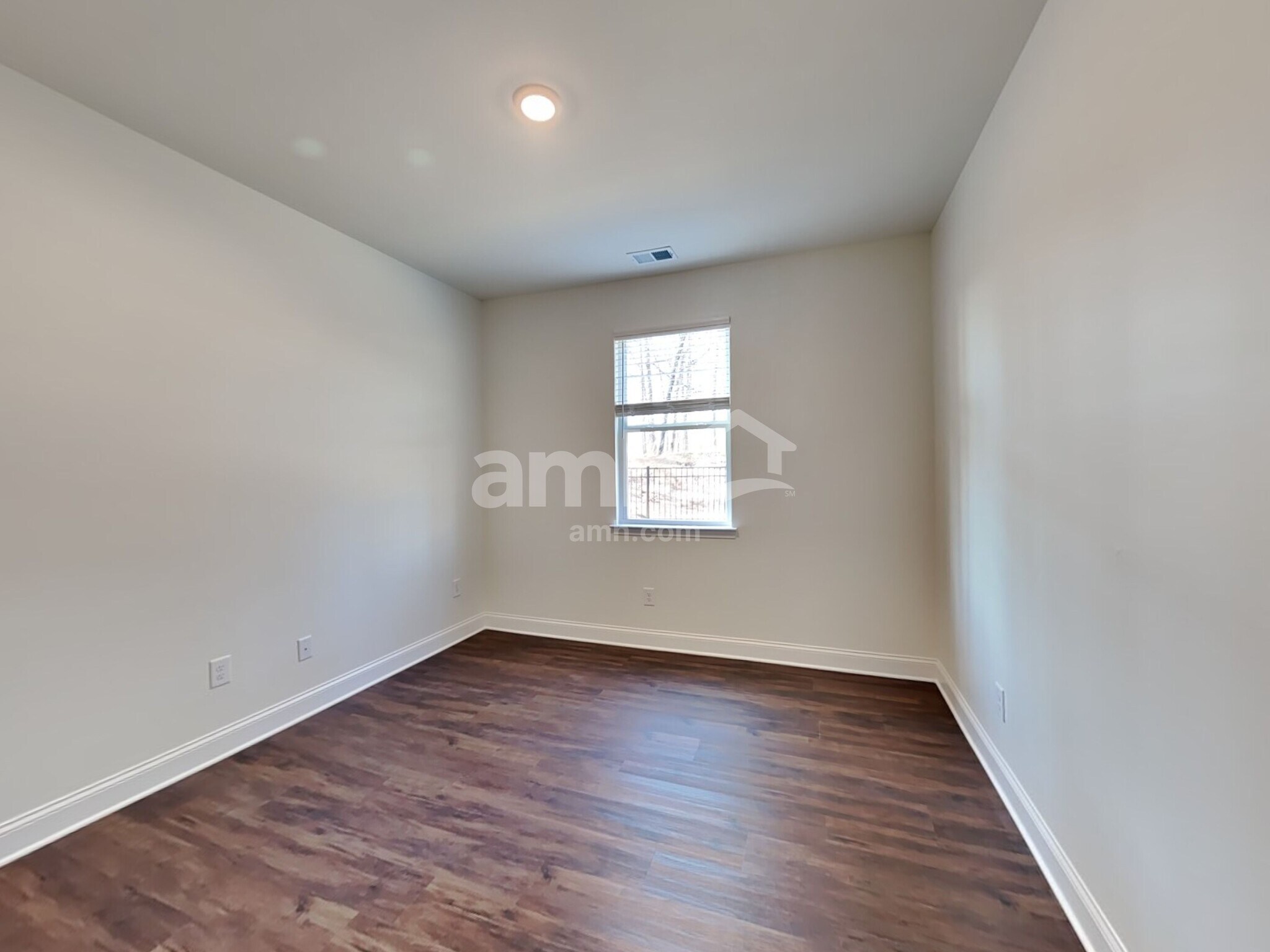 Building Photo - 1802 Windsor Park Ave