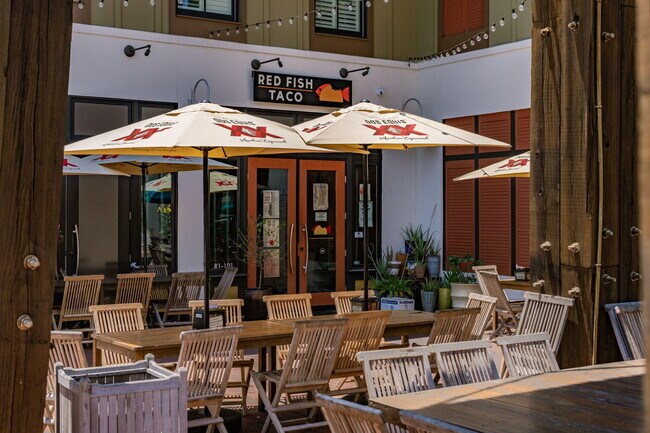 Building Photo - 1732 W County Hwy 30A