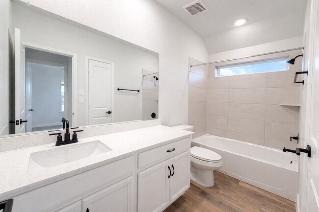 Building Photo - 2307 Birch View Ln