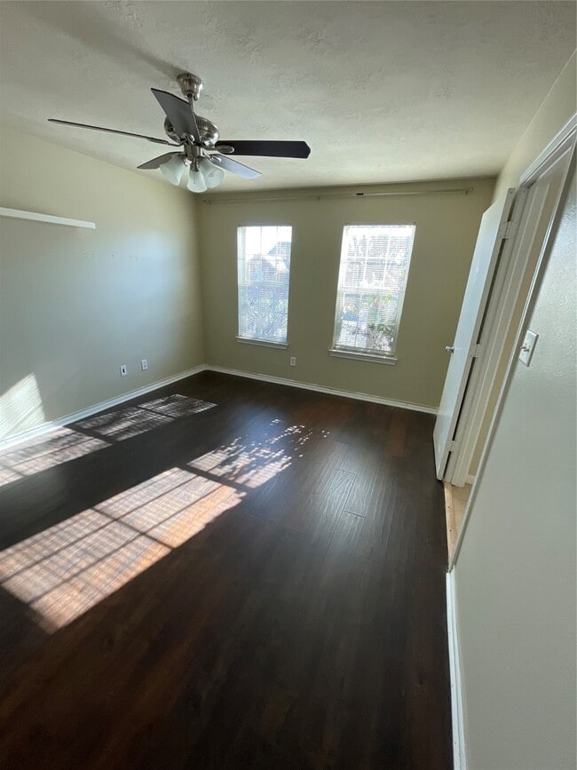 Building Photo - 513 Thornton Ct