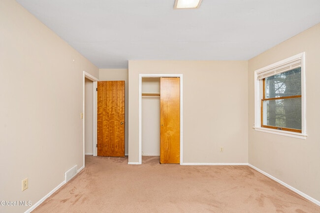 Building Photo - 3 Springwood Manor Dr