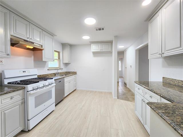Building Photo - 2633 Crestbrook Ln