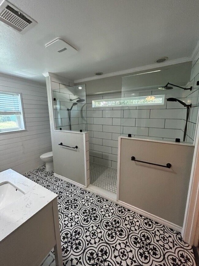 Building Photo - Farmhouse Vibes in Robinson Texas