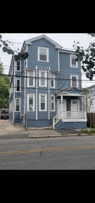 Building Photo - 412 Potters Ave