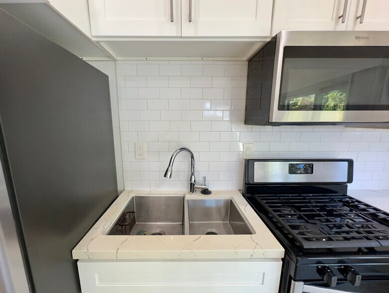 Building Photo - 1038 62nd St