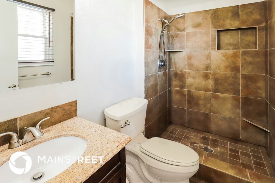 Building Photo - 19904 E 14th St N