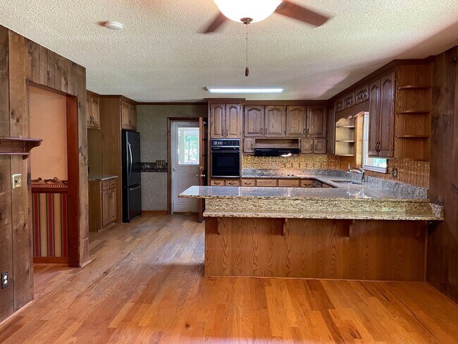 Building Photo - Beautiful 2 Bed, 2 Bath home located in Seagrove. (Handicap accessible)