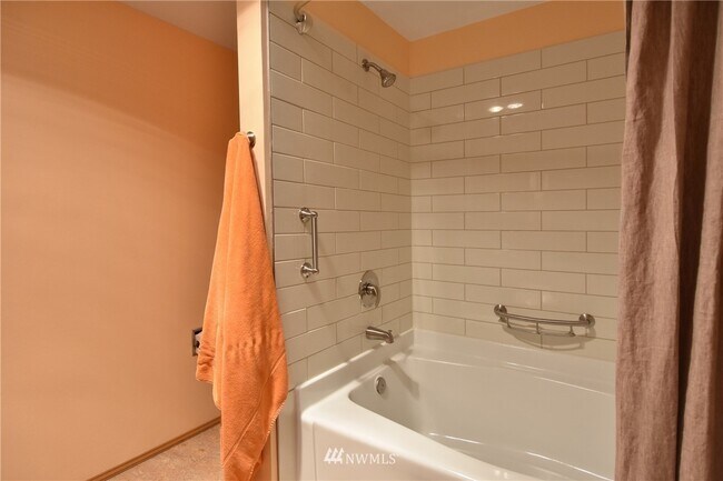 Building Photo - 909 N 35th St