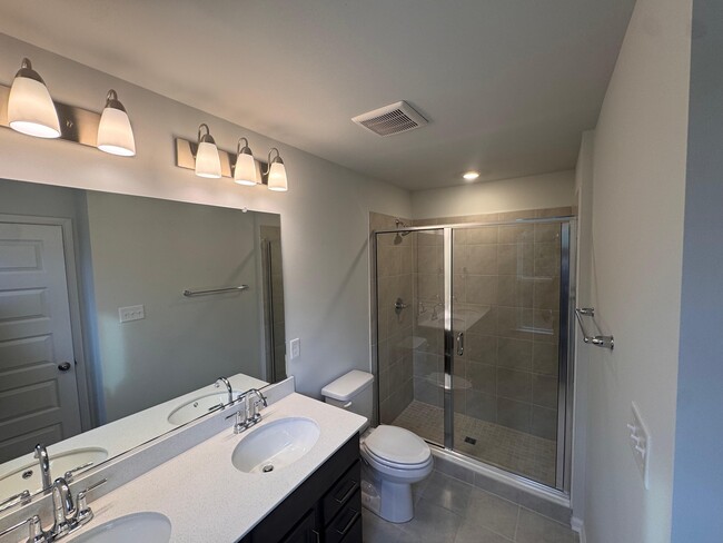 Building Photo - 6025 Crosswinds Dr