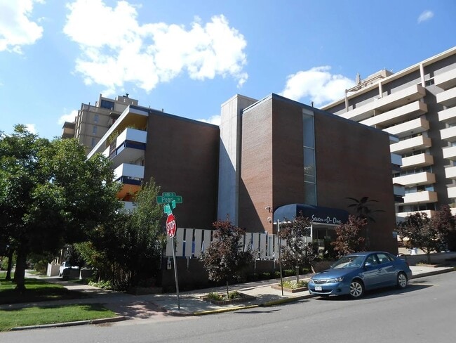 Building Photo - LOCATION LOCATION! Prime location in Governors Park! Move in Special $500 off 1st months rent!