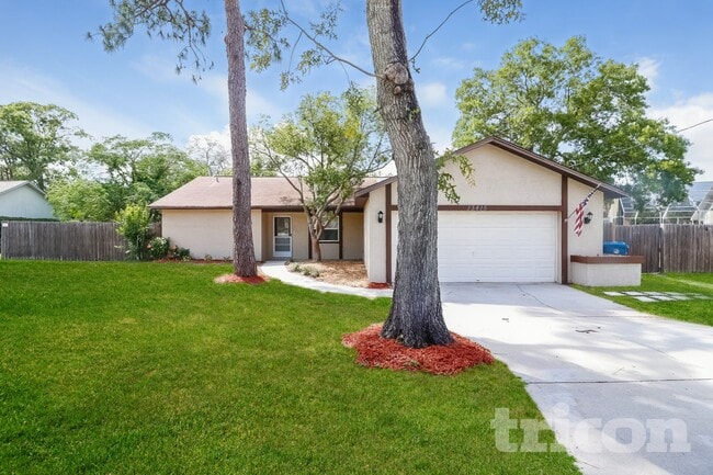 Building Photo - 13415 Twin Lake Ave