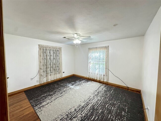 Building Photo - 2810 N Houston Dr