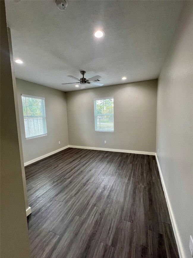 Building Photo - 9811 Leath St