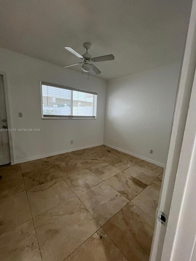 Building Photo - 1856 NE 46th St