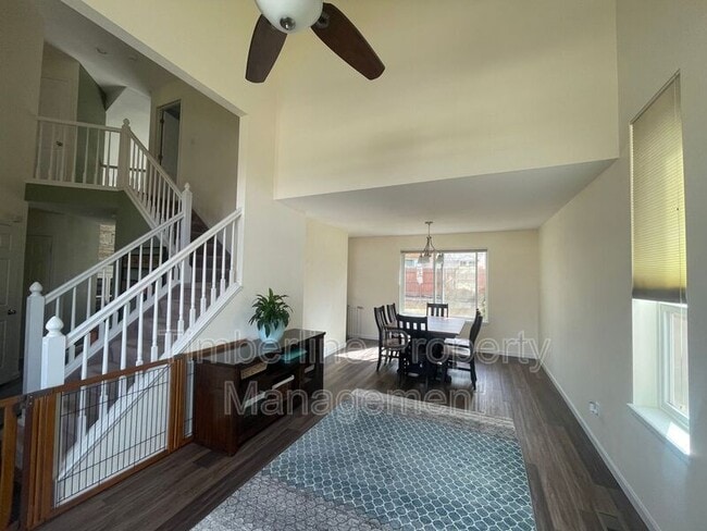 Building Photo - 4845 Seton Pl